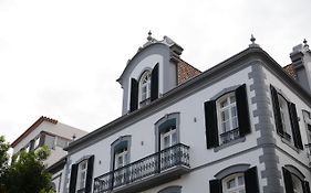 Edificio Charles 201